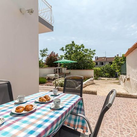 Apartment Natalia Пула Екстериор снимка